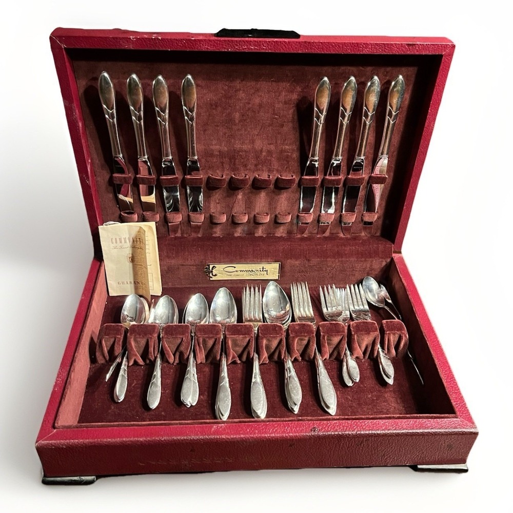 Vintage 50pc Oneida Community Silverplate Flatware Set - Coronation 1936 - Case
